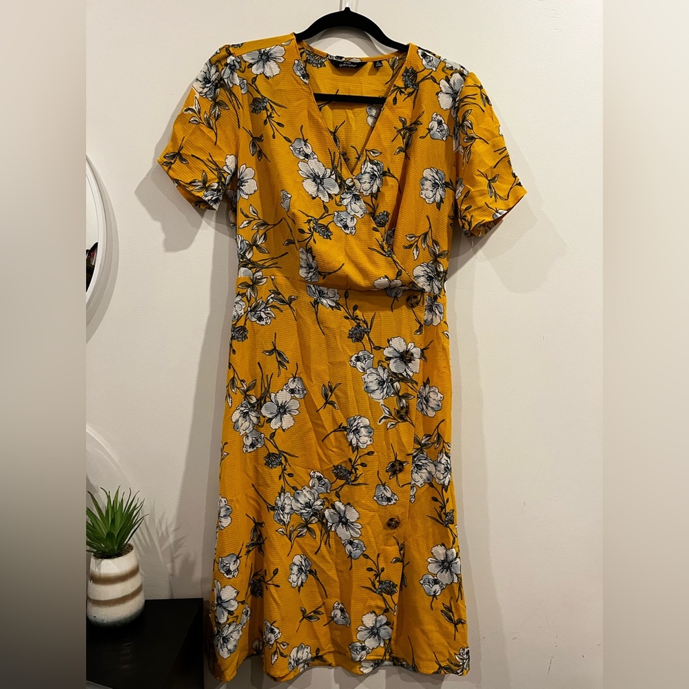 Yellow and floral dress. Size M.